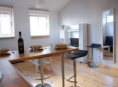 Aparthotel Oporto Entreparedes מראה חיצוני תמונה