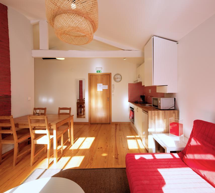 Aparthotel Oporto Entreparedes מראה חיצוני תמונה